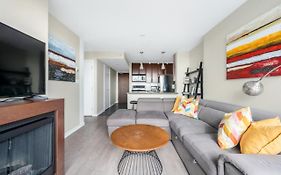 Explore Vancouver Downtown From Luxury 1 Bed/Bath